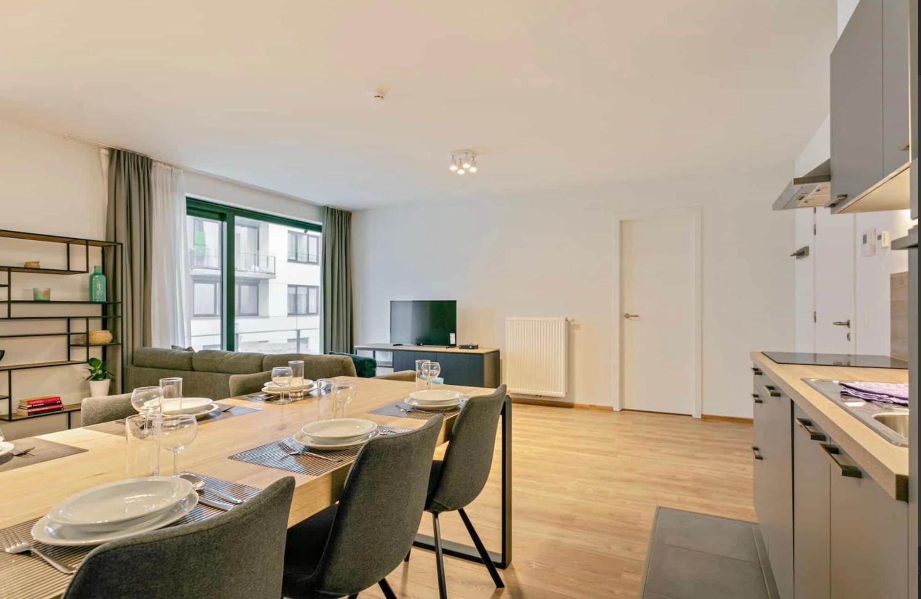 Furnished 2 Bedroom In Center